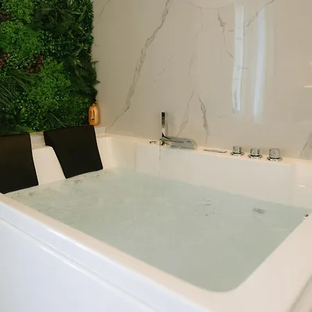 Apartment Maiora - Elegance, Serenite & Jacuzzi Saumur